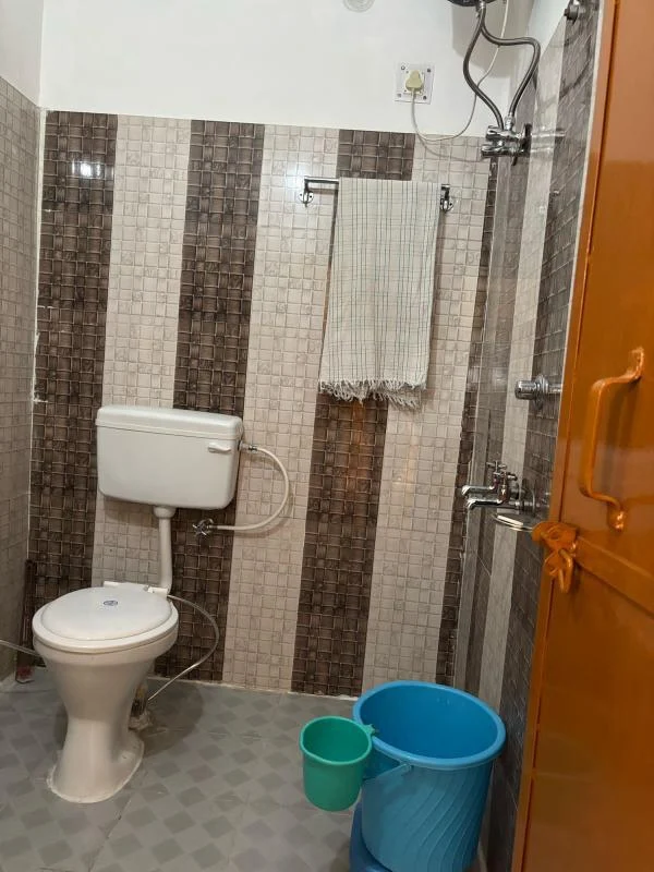 Clean bathroom at Hotel Mangal Tara